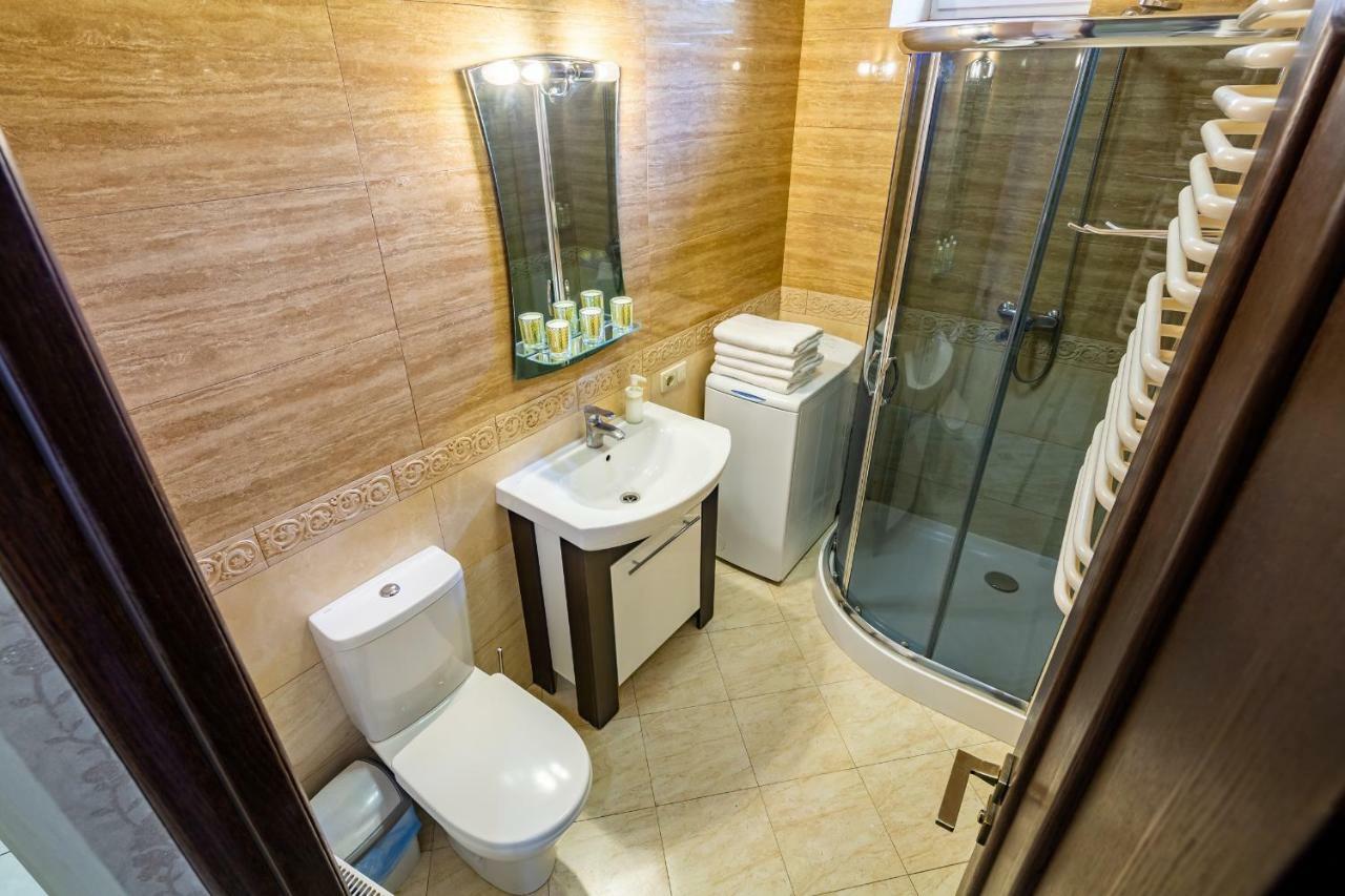 Alfa Apartments Kniazia Romana 11 Leópolis Exterior foto